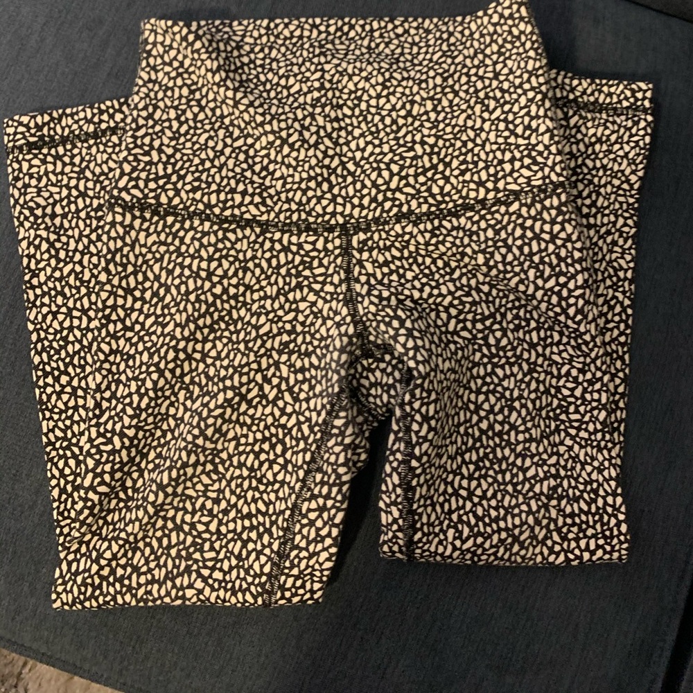 Lululemon Wunder Under Crops Size 4